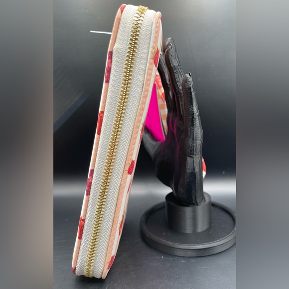 Betsey Johnson NWT Pink Strawberry Wristlet NO CALL OUTS - Picture 5 of 7